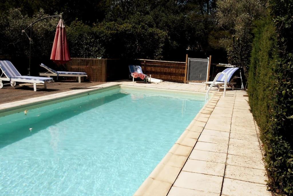 فيلا Les Calades - Piscine, Parc, Parking آرْلْ المظهر الخارجي الصورة