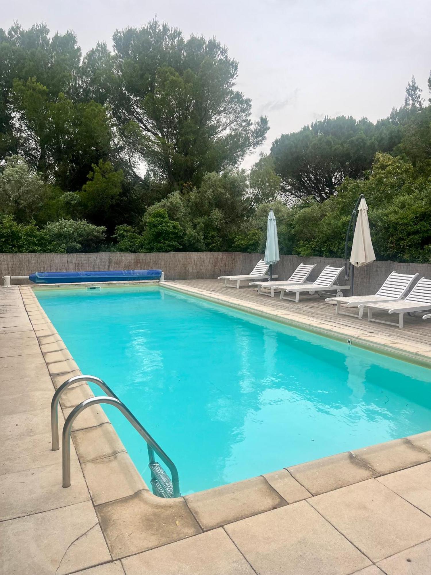 فيلا Les Calades - Piscine, Parc, Parking آرْلْ المظهر الخارجي الصورة